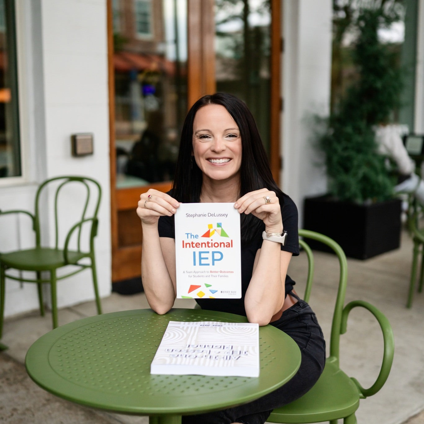 Descriptive alt text